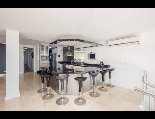 5 BEDROOM HOUSE FOR SALE IN BLOUBERGSTRAND